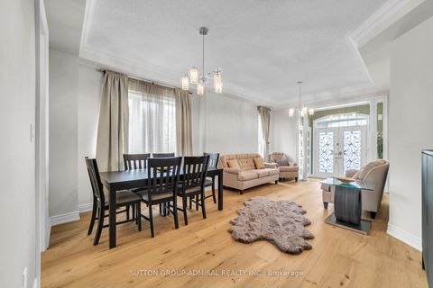 Photo 5 at 7 Gamble Glen Crescent, Westbrook, Richmond Hill