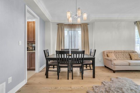 Photo 6 at 7 Gamble Glen Crescent, Westbrook, Richmond Hill