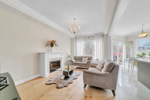 Photo 11 at 7 Gamble Glen Crescent, Westbrook, Richmond Hill