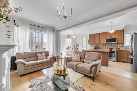 Photo 13 at 7 Gamble Glen Crescent, Westbrook, Richmond Hill