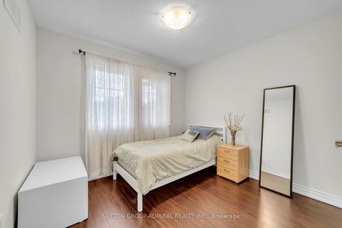 Photo 29 at 7 Gamble Glen Crescent, Westbrook, Richmond Hill