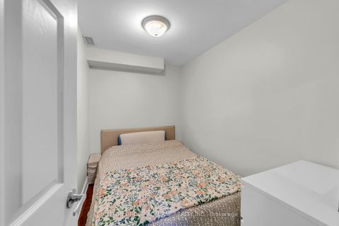 Photo 34 at 7 Gamble Glen Crescent, Westbrook, Richmond Hill