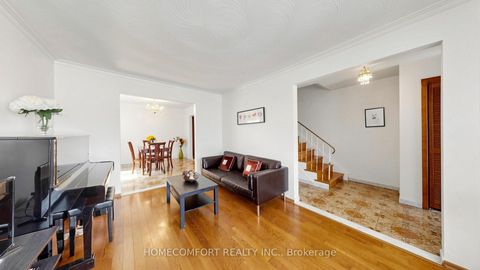 Photo 6 at 76 Barrington Avenue, Lumsden, Toronto