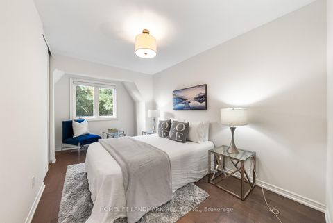 Photo 25 at 11 Jondan Crescent, Royal Orchard, Markham