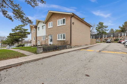 Photo 1 at 5 - 10 Grandravine Drive, York University Heights, Toronto