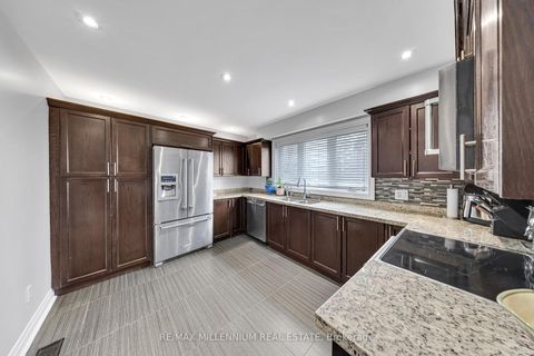 Photo 2 at 5 - 10 Grandravine Drive, York University Heights, Toronto
