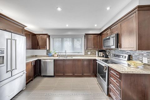 Photo 3 at 5 - 10 Grandravine Drive, York University Heights, Toronto