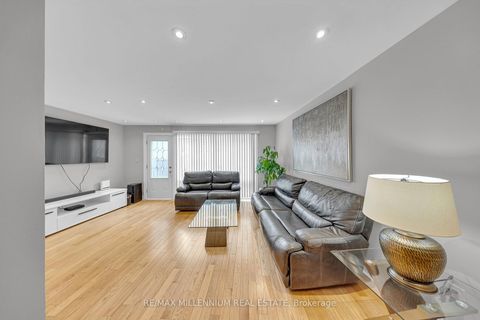 Photo 8 at 5 - 10 Grandravine Drive, York University Heights, Toronto