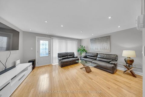 Photo 11 at 5 - 10 Grandravine Drive, York University Heights, Toronto