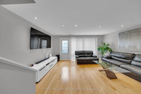 Photo 12 at 5 - 10 Grandravine Drive, York University Heights, Toronto
