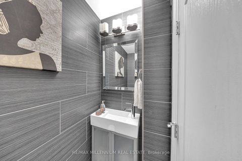 Photo 13 at 5 - 10 Grandravine Drive, York University Heights, Toronto