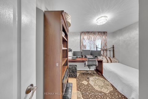 Photo 16 at 5 - 10 Grandravine Drive, York University Heights, Toronto