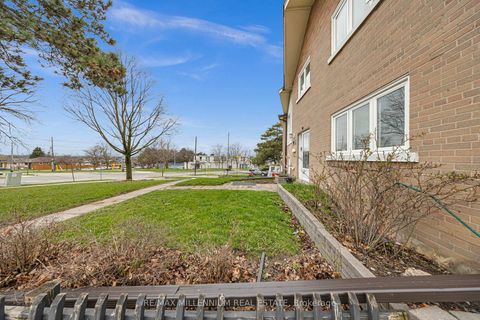 Photo 37 at 5 - 10 Grandravine Drive, York University Heights, Toronto