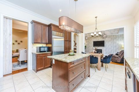 Photo 33 at 37 Venkata Drive, Kleinburg, Vaughan