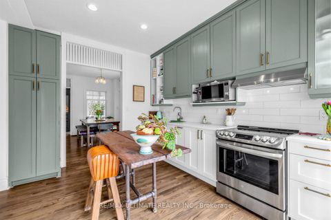 Photo 20 at 18 Blantyre Avenue, Cliffside, Toronto