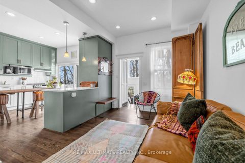 Photo 24 at 18 Blantyre Avenue, Cliffside, Toronto