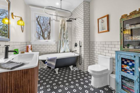 Photo 32 at 18 Blantyre Avenue, Cliffside, Toronto