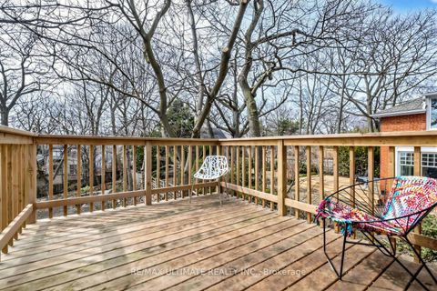 Photo 35 at 18 Blantyre Avenue, Cliffside, Toronto