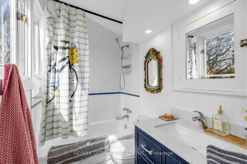 Photo 40 at 18 Blantyre Avenue, Cliffside, Toronto