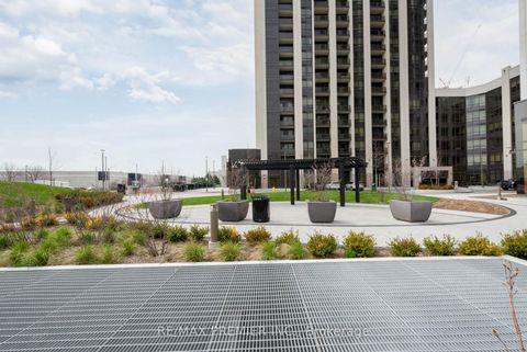 Photo 41 at 909 - 9085 Jane Street, Concord, Vaughan