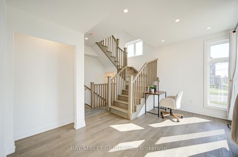 Photo 3 at 324 King Road, Oak Ridges, Richmond Hill