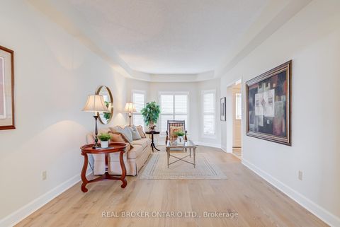 Photo 4 at 886 Darwin Drive, Dunbarton, Pickering