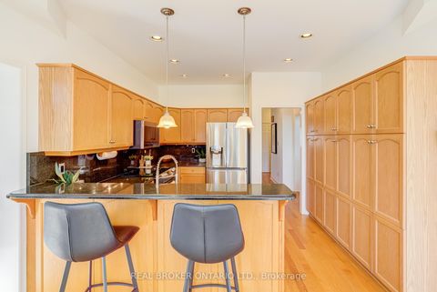 Photo 10 at 886 Darwin Drive, Dunbarton, Pickering