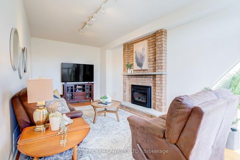 Photo 13 at 886 Darwin Drive, Dunbarton, Pickering