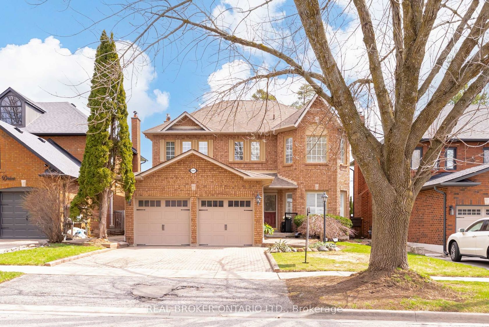 886 Darwin Drive, Dunbarton, Pickering 