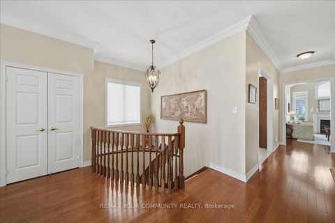 Photo 8 at 51 Tonner Crescent, Bayview Northeast, Aurora