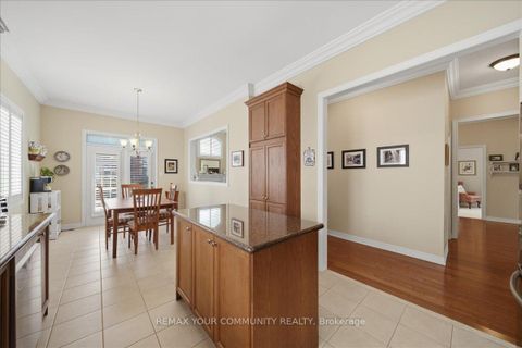 Photo 11 at 51 Tonner Crescent, Bayview Northeast, Aurora