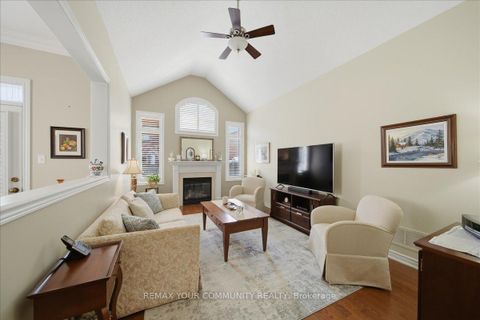 Photo 15 at 51 Tonner Crescent, Bayview Northeast, Aurora