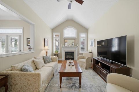 Photo 16 at 51 Tonner Crescent, Bayview Northeast, Aurora