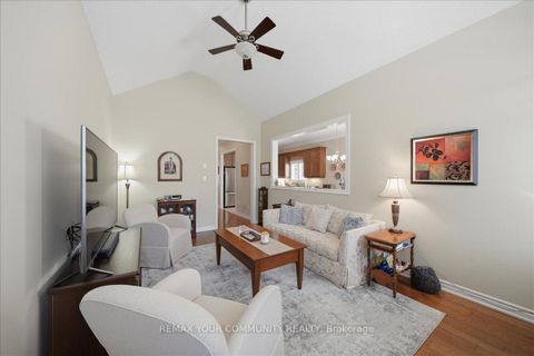 Photo 17 at 51 Tonner Crescent, Bayview Northeast, Aurora