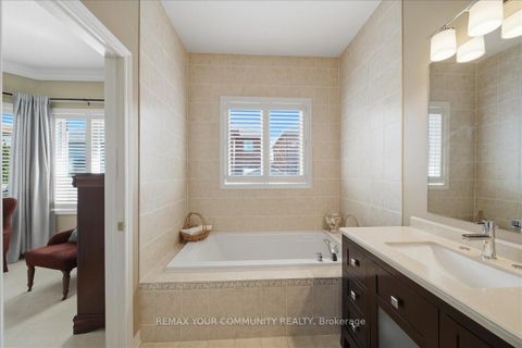 Photo 23 at 51 Tonner Crescent, Bayview Northeast, Aurora