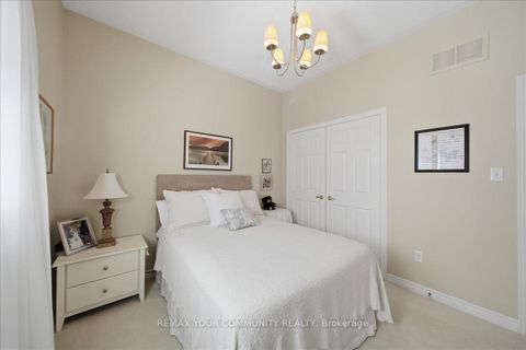 Photo 25 at 51 Tonner Crescent, Bayview Northeast, Aurora