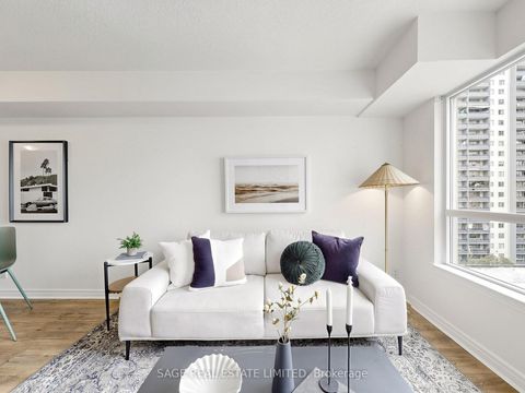 Photo 3 at 811 - 225 Wellesley Street E, South St. James Town, Toronto