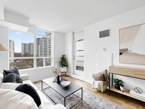 Photo 4 at 811 - 225 Wellesley Street E, South St. James Town, Toronto