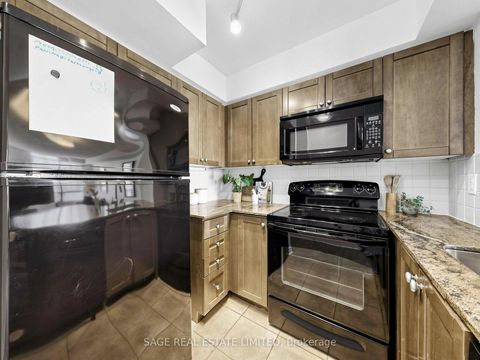 Photo 10 at 811 - 225 Wellesley Street E, South St. James Town, Toronto