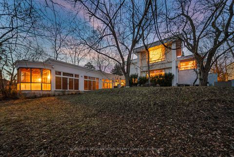 Photo 1 at 39 Burton Road, Forest Hill South, Toronto