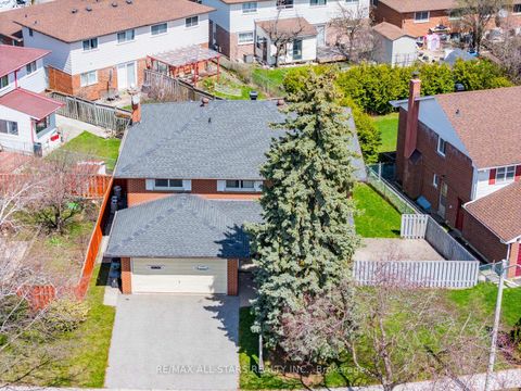 Photo 5 at 57 Gloxinia Crescent, L'Amoreaux, Toronto