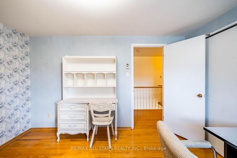 Photo 32 at 57 Gloxinia Crescent, L'Amoreaux, Toronto