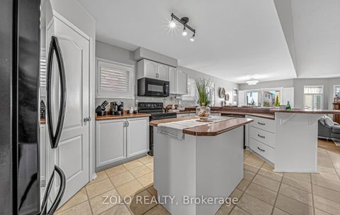 Photo 9 at 4 Sturgess Crescent, Brooklin, Whitby