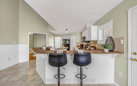 Photo 14 at 4 Sturgess Crescent, Brooklin, Whitby