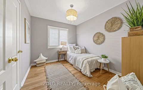 Photo 24 at 4 Sturgess Crescent, Brooklin, Whitby