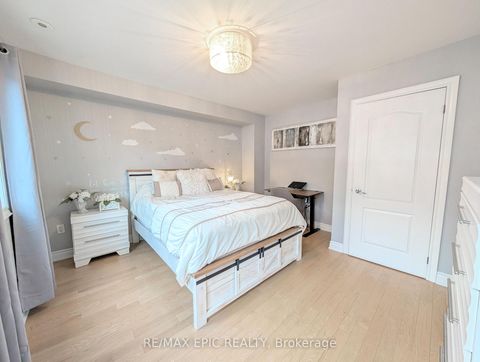 Photo 10 at 3 - 235 VAN DUSEN Boulevard, City Centre West, Toronto