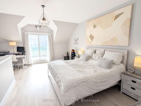 Photo 12 at 3 - 235 VAN DUSEN Boulevard, City Centre West, Toronto