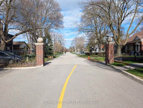 Photo 19 at 3 - 235 VAN DUSEN Boulevard, City Centre West, Toronto