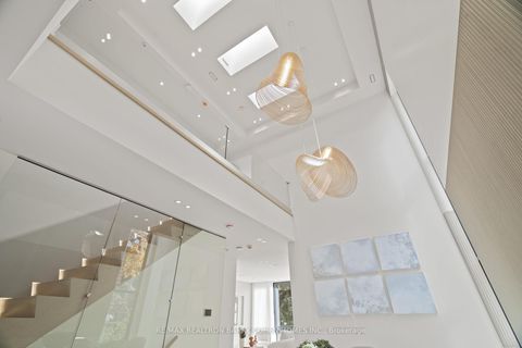 Photo 15 at 39 Chudleigh Avenue, Lawrence Park South, Toronto