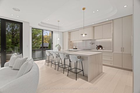 Photo 17 at 39 Chudleigh Avenue, Lawrence Park South, Toronto